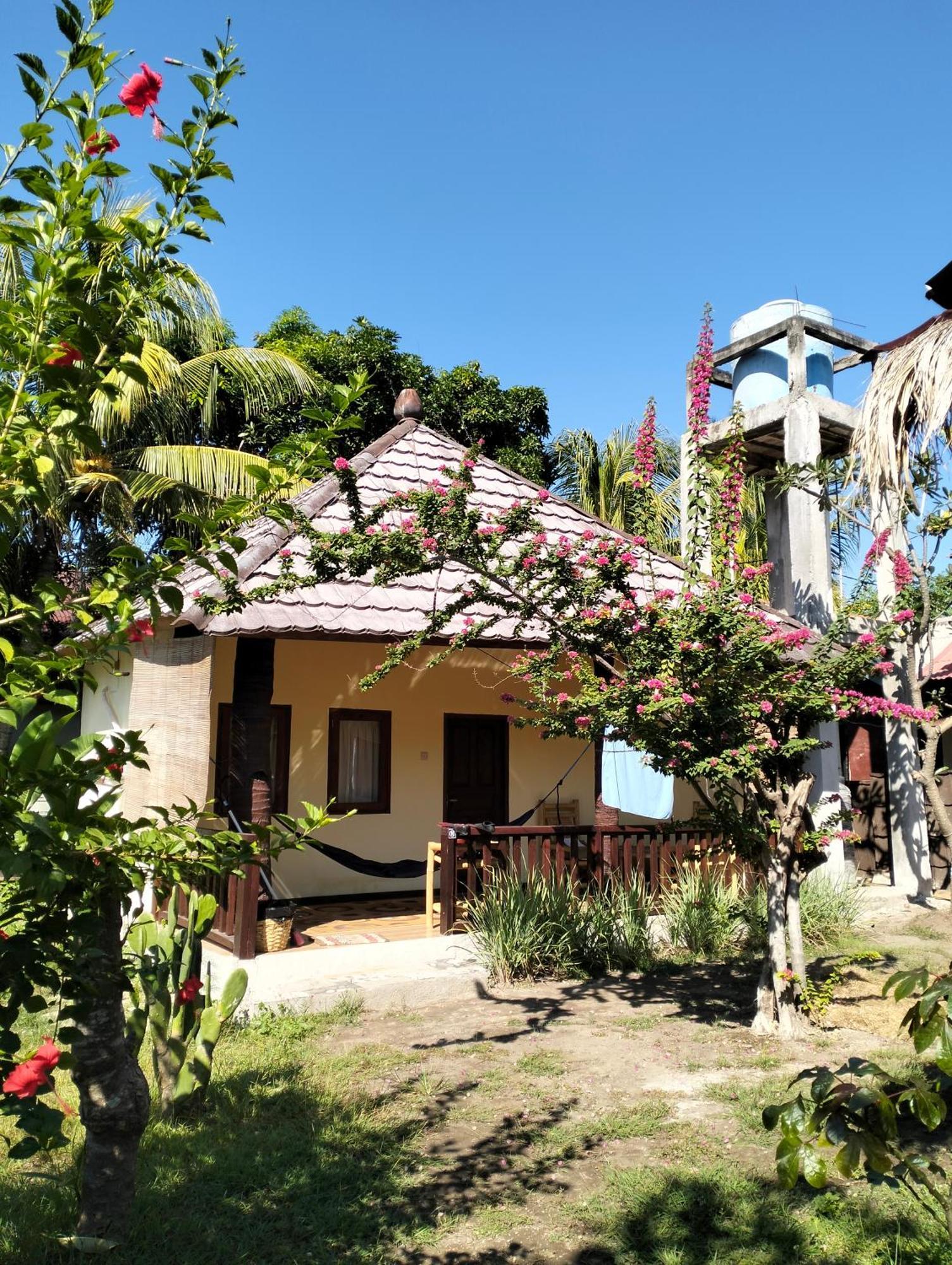 Tangga Bungalows Gili Air Buitenkant foto